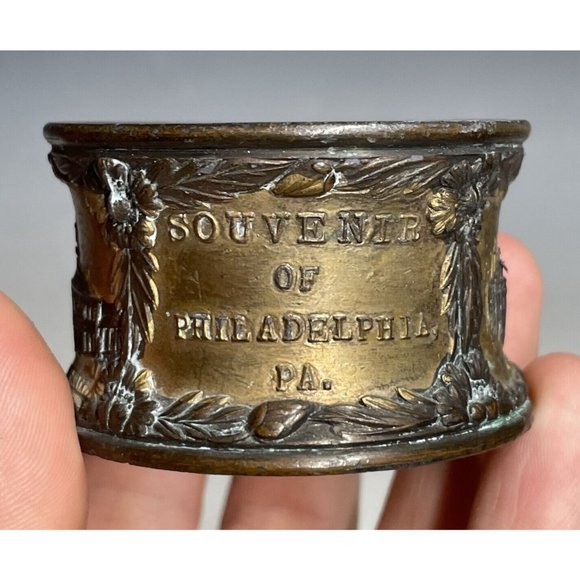 Antique Gilt Bronze Philadelphia Souvenir Napkin Ring Victorian - Edwardian Era - Picture 1 of 16